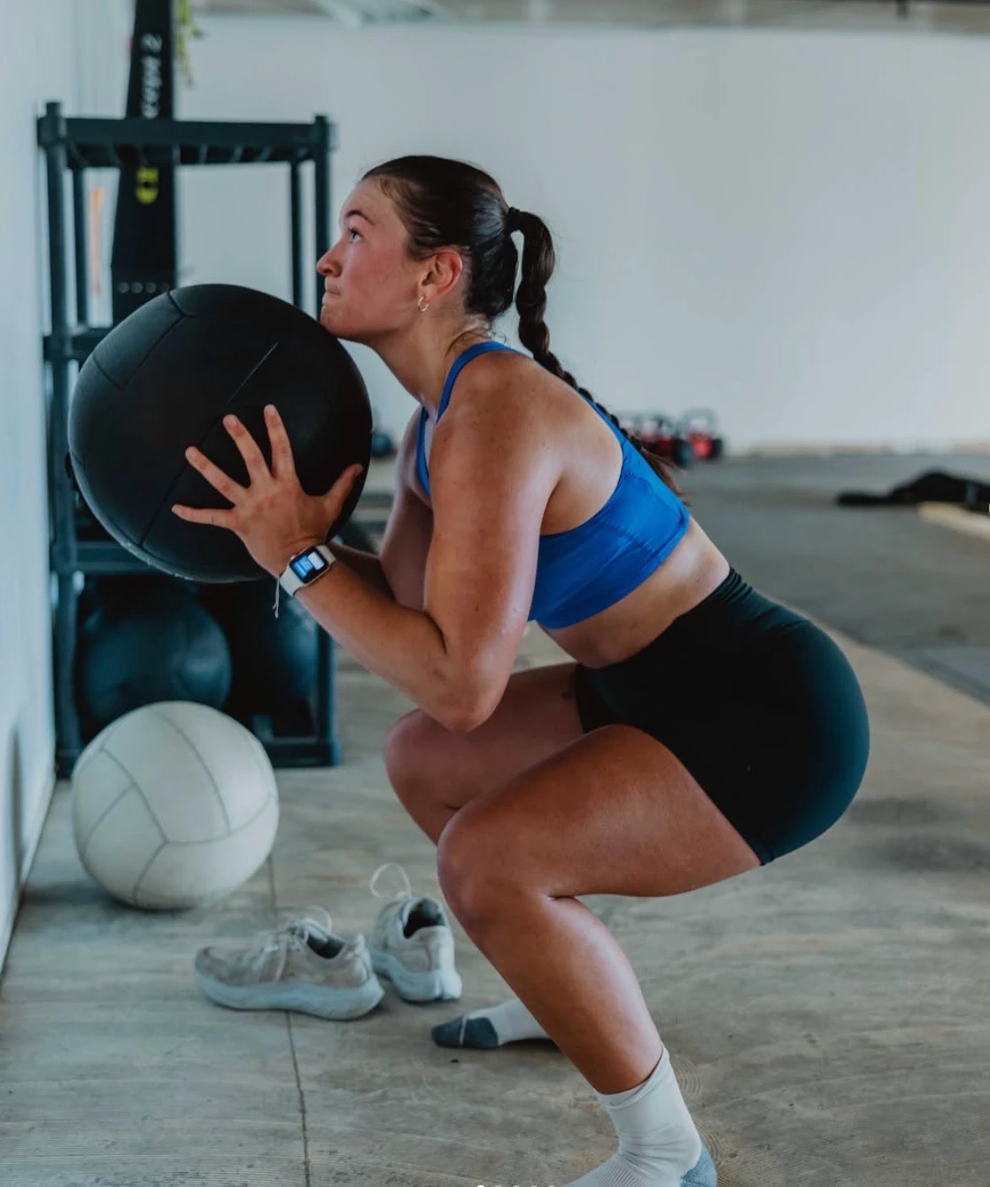 Rachel Feldberg training with a medicine ball
